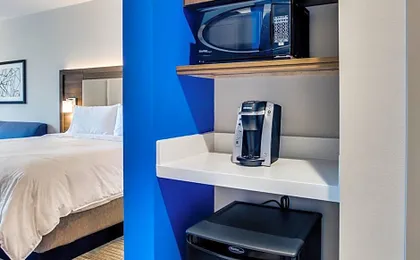 Holiday Inn Express & Suites Denton South by IHG