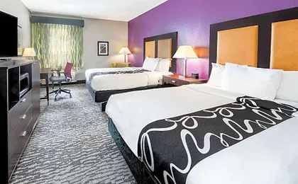 La Quinta Inn & Suites by Wyndham Dfw Airport West-Bedford