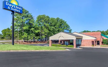 Days Inn & Suites by Wyndham Rocky Mount Golden East