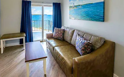 Pointes North Beachfront Hotel - 2 Person Spa Tub Studios