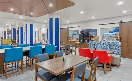 Holiday Inn Express & Suites Cross Lanes By IHG