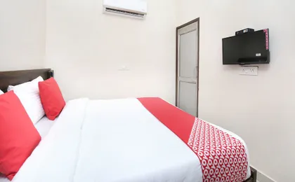 OYO 15620 Hotel Dynasty