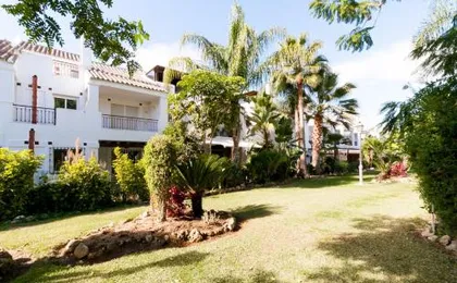 Naranjos Puerto Banus Apartment by GHR Rentals