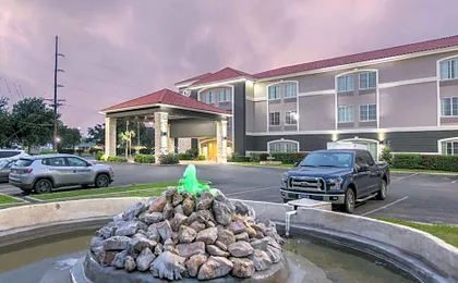 La Quinta Inn & Suites by Wyndham Fredericksburg