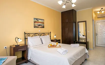 Kostis Villas