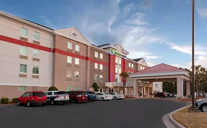 Holiday Inn Express Myrtle Beach-Broadway at the Beach By IHG