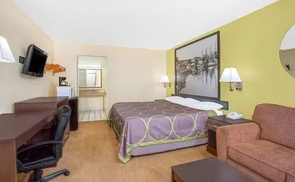 Super 8 by Wyndham Sumter