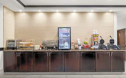 La Quinta Inn & Suites by Wyndham Auburn