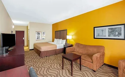 La Quinta Inn & Suites by Wyndham Floresville