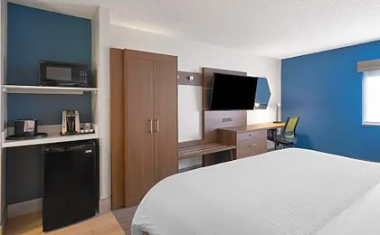 Holiday Inn Express Sheboygan-Kohler / I-43 By IHG
