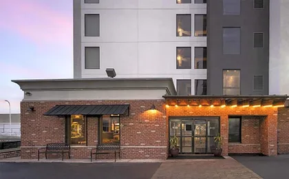 Aiden by Best Western Newark Airport