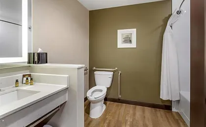 Best Western Plus Hinton Inn & Suites
