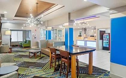 Holiday Inn Express and Suites - Stroudsburg By IHG