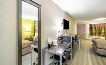 Super 8 by Wyndham San Antonio/Riverwalk Area