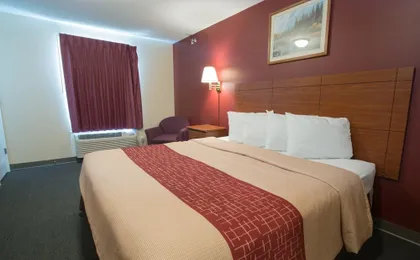 Red Roof Inn & Suites Dickinson