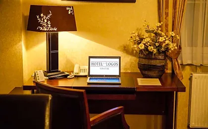 Hotel Logos