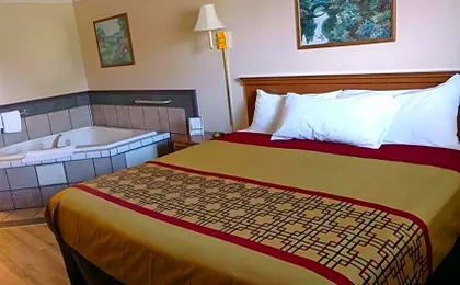 Americas Best Value Inn & Suites Thief River Falls