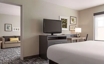 Country Inn & Suites by Radisson, St. Cloud East, MN