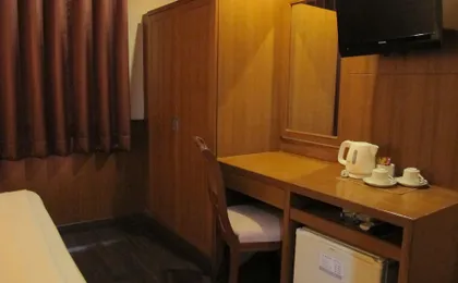 Travel Lodge Suriwongse - Adult only