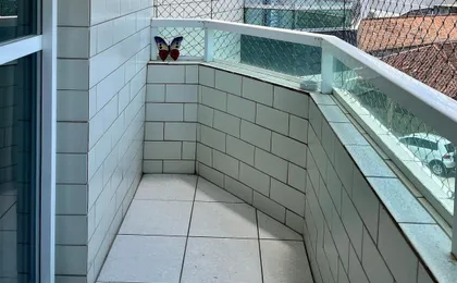 Apto Jóia 2 Dormitórios 200 Metros Da Praia