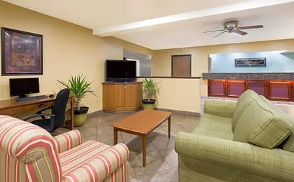 Super 8 by Wyndham Morgantown