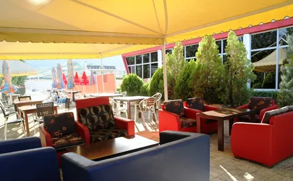 Class Hotel