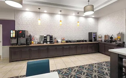 La Quinta Inn & Suites by Wyndham Brownwood