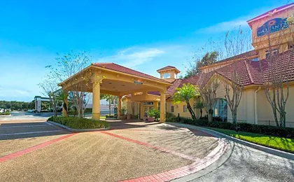 La Quinta Inn & Suites by Wyndham Usf (Near Busch Gardens)