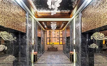 Zhaojun Mountain Villa (Xingshan High-speed Railway Station)