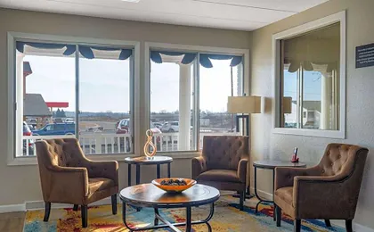 Super 8 by Wyndham Owatonna