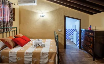 Vintage Farmhouse in Algarinejo with Terrace