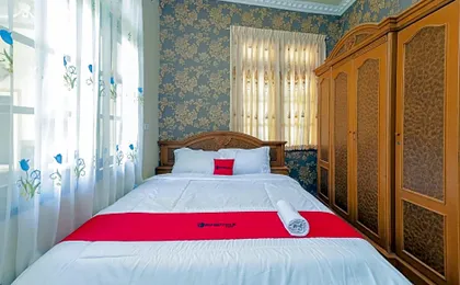 RedDoorz Plus @ Villa Bontes Batu