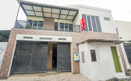 OYO 1957 Riverside Residence