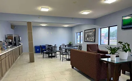 Super 8 by Wyndham Mason City