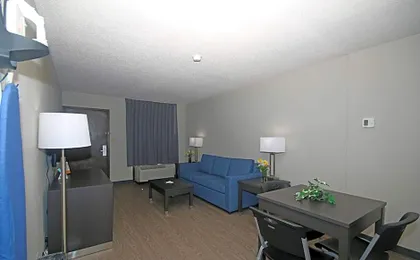 Clarion Pointe Statesville