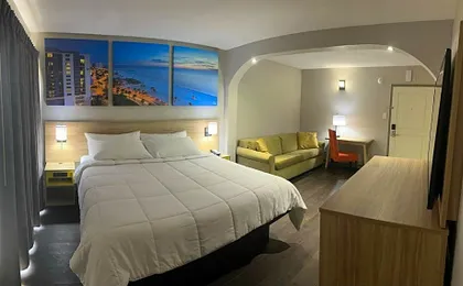 Days Inn & Suites by Wyndham Tampa/Fairground/Casino Area