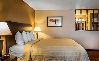 Quality Inn & Suites West Bend