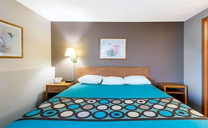 Super 8 by Wyndham Milbank SD