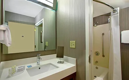 Courtyard by Marriott Oakland Downtown