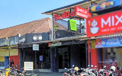 Urbanview Hotel Ultima Veteran Garut
