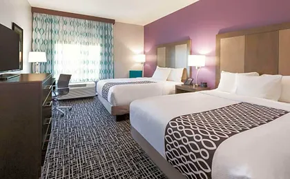 La Quinta Inn & Suites by Wyndham Terre Haute