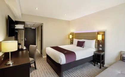 Premier Inn Livingston (M8, Jct3)