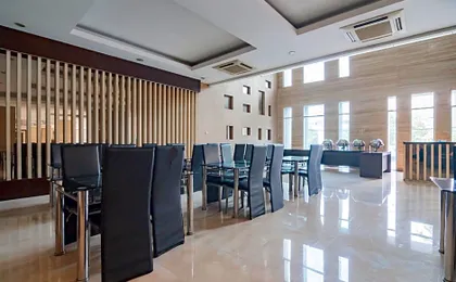 Urbanview Hotel Newton Riau Bandung by RedDoorz