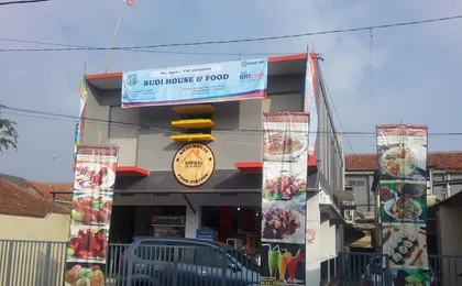 Budi House & Food Station