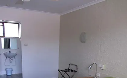 Urangan Motor Inn
