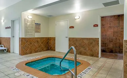 Comfort Suites Medical Center near Six Flags