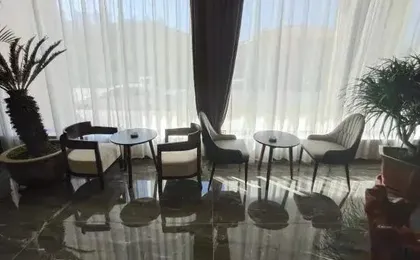 Yunwei Business Hotel