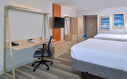 Holiday Inn Express & Suites Brighton South - US 23 By IHG