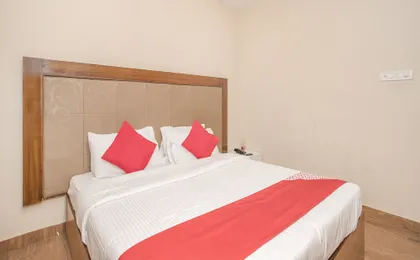 OYO 10722 Simera Service Apartments