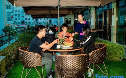Hualong Hotel